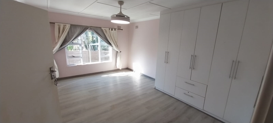 4 Bedroom Property for Sale in Beacon Bay Eastern Cape